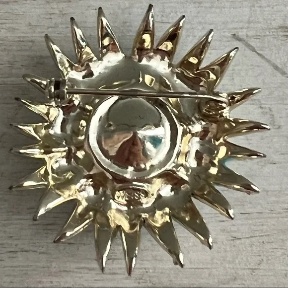 Weiss Vintage Light Blue Enamel AB Rhinestone 1940s Brooch and Earrings Set - Picture 5 of 16